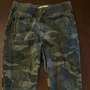 Abercrombie Kids Camo Joggers Size 13/14